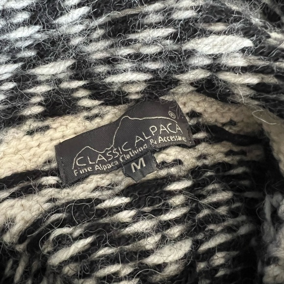 Classic 100% Alpaca Agathe Turtleneck Sweater White Black Sz. M - Picture 4 of 6